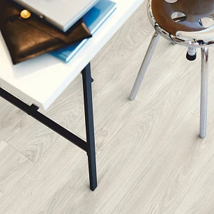 Плитка ПВХ Pergo Classic Plank Glue V3201-40036 Дуб Мягкий серый 1256*194*2,5 (3,655) текстура