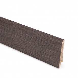 Плинтус шпонированный Lab Arte Oak Bazalt 70х15х2500 в интерьере