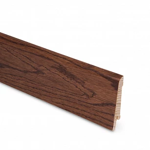 Плинтус шпонированный Lab Arte Oak Tabak 70х15х2500 в интерьере