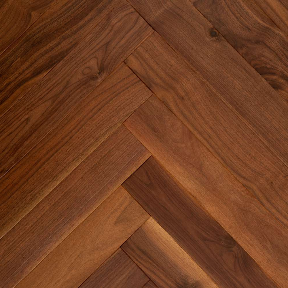 Паркет Елка Английская Lab Arte Angle 600*90*14 Орех Американский Прайм Лак