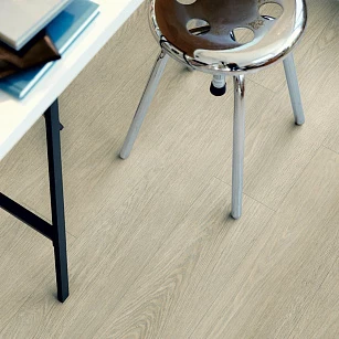 Плитка ПВХ Pergo Classic Plank Glue V3201-40013 Дуб Дворцовый серо-бежевый 1256*194*2,5 (3,655) в интерьере